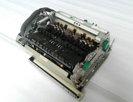 Asamblea M2P005433K de la ranura del efectivo de la atmósfera de Hitachi de las piezas de la máquina del cajero automático de Hitachi 2845V